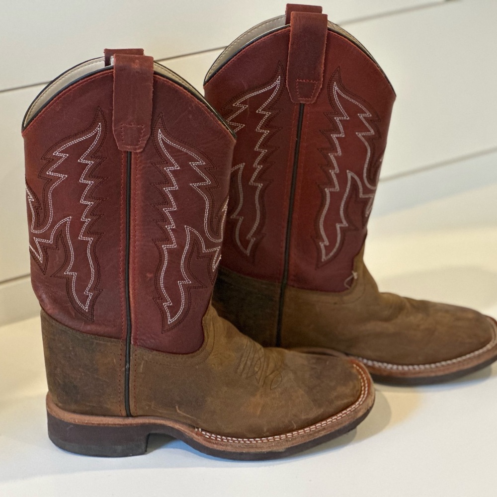 Boys Cody James Brown and Burgundy Western Boots - Size 4